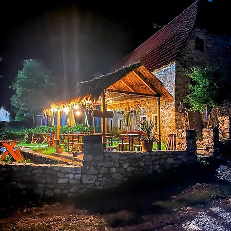 Guesthouse Kujtimi Theth Buitenkant foto