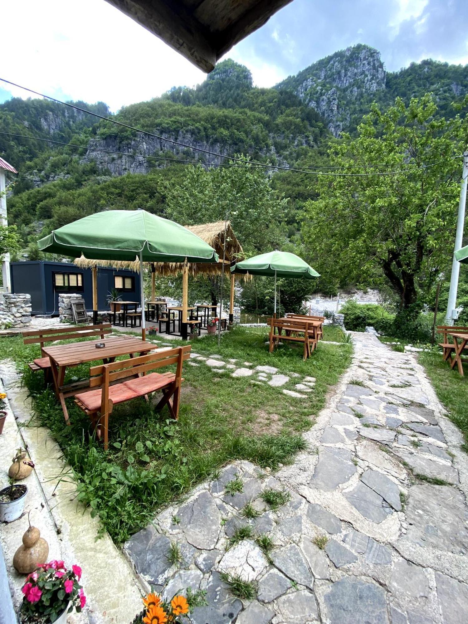 Guesthouse Kujtimi Theth Buitenkant foto