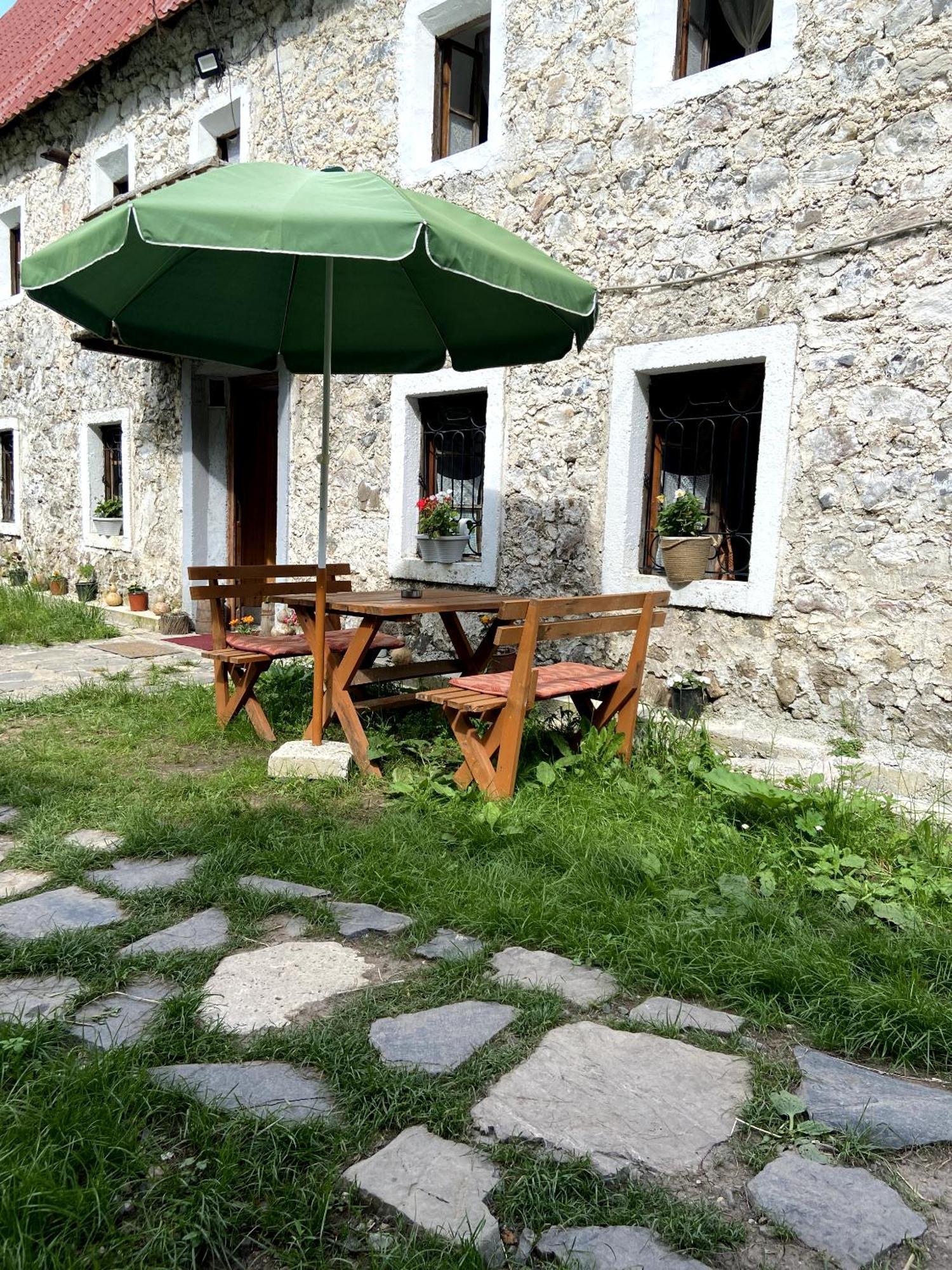 Guesthouse Kujtimi Theth Buitenkant foto