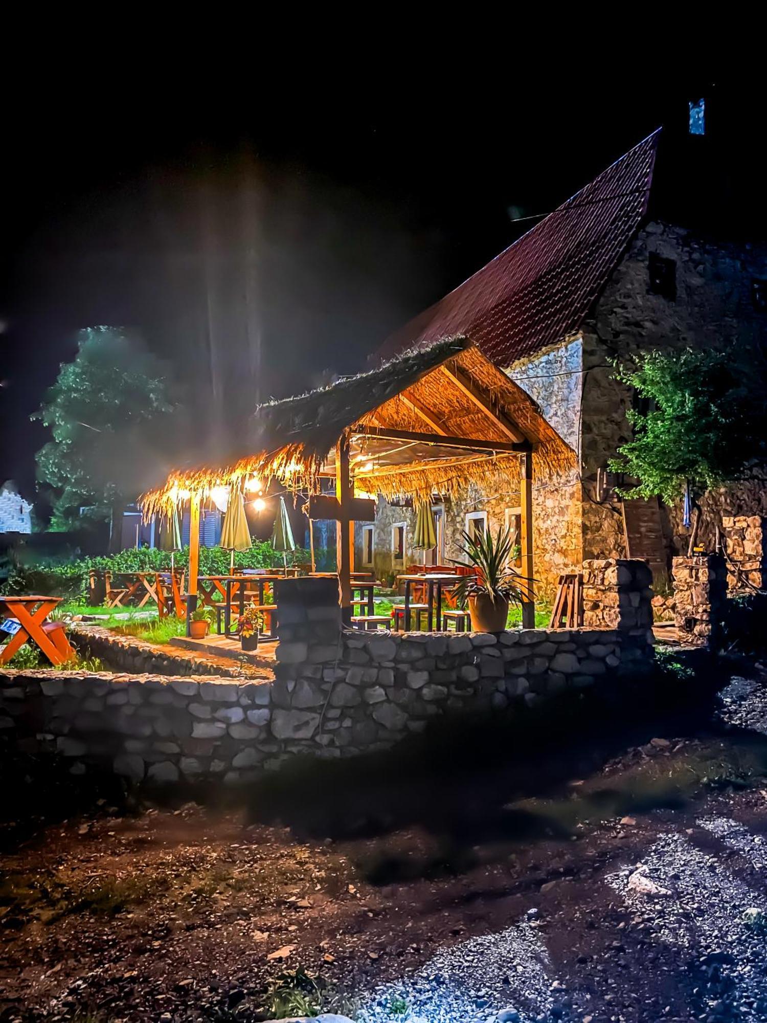 Guesthouse Kujtimi Theth Buitenkant foto